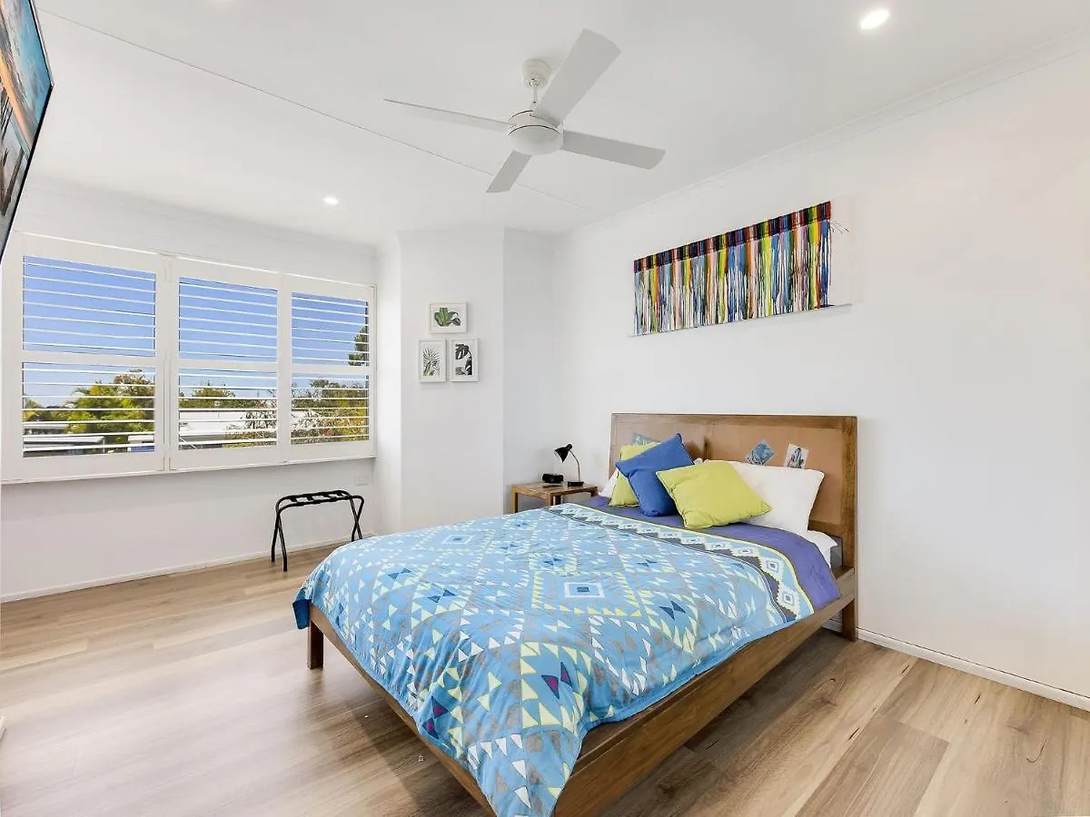 1 Rowell Street Battery Hill Qld Villa Caloundra 0*,  Australia