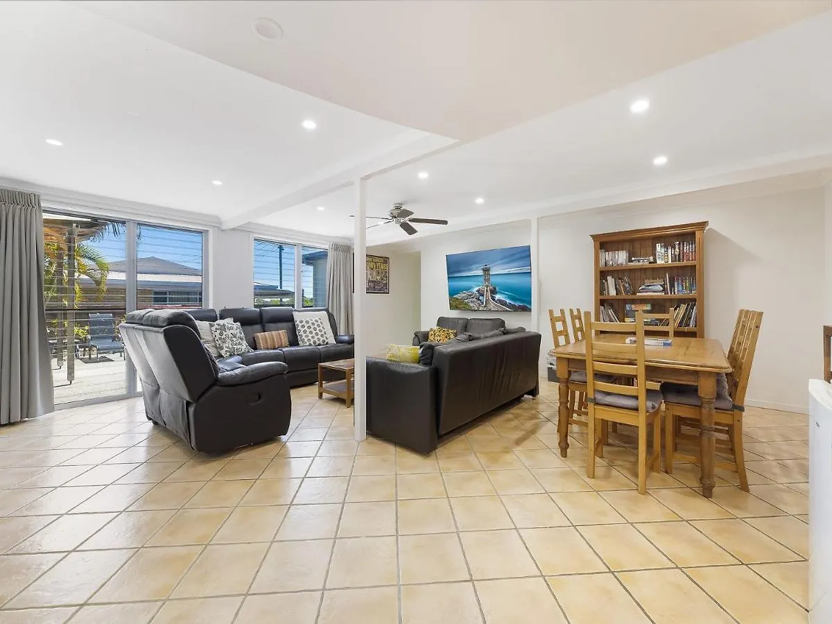 1 Rowell Street Battery Hill Qld Villa Caloundra 0*,